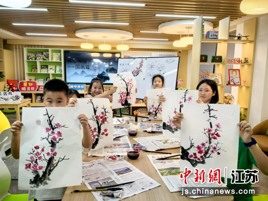 至宾社区举办的各类活动。鸿山街道 供图