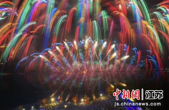 �Ͼ����Ӻ���԰�����컨�����ֿ񻶽ڼ�����Ļ���Ͼ����Ӻ���԰ ��ͼ