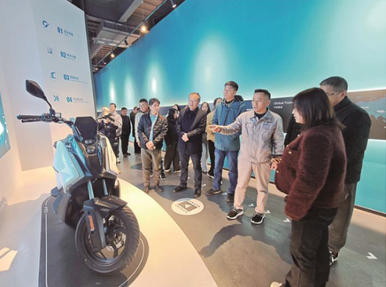 ��߽���������ʱ�������Ƽ��ɷ����޹�˾��Ѧ�ͩ ��