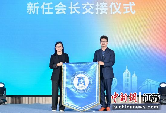 �᳤������ʽ���·� ��