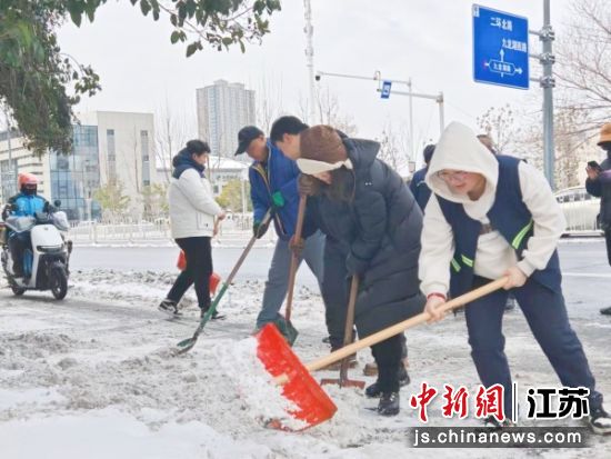 ־Ը����ɨ·���ѩ����ï�� ��