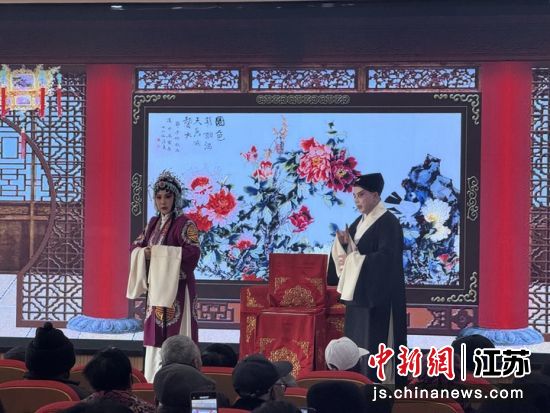 �����򻨿� ����ֱ��ж��߽���塣������ί������ ��ͼ