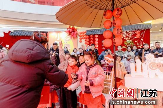 С���Ѳμ�Ȥζ������Ϸ��ͭɽ������������ξ� ��ͼ