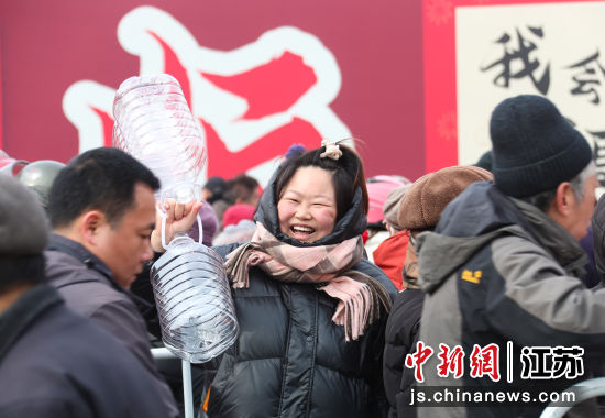 2026��2��9�գ��ڽ���ʡ����ɽ�羰�����㳡�������Ŷ�׼�����͡��»���ҵ��ý���� ��ͼ