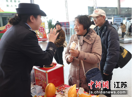 �Ͼ���·�������Ͼ�վ�ɳ��������ÿͻ��������������� �� ��