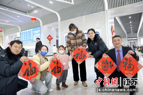 ��վ������ԱΪ�ÿ��͡������֡���ͨ��վ ��ͼ