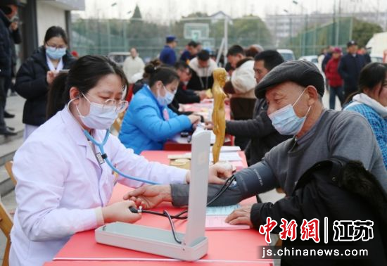 ҽ��ΪȺ�ڰ����������Ѫѹ��������ί������ ��ͼ