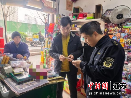 ������Ա��У԰�ܱ��ľߵ����ȫ����顣��¥�ֵ� ��ͼ