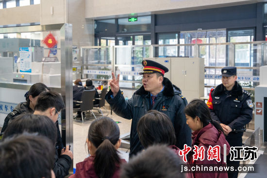 ѧ��������վ����ȡ������Ա������������ ��