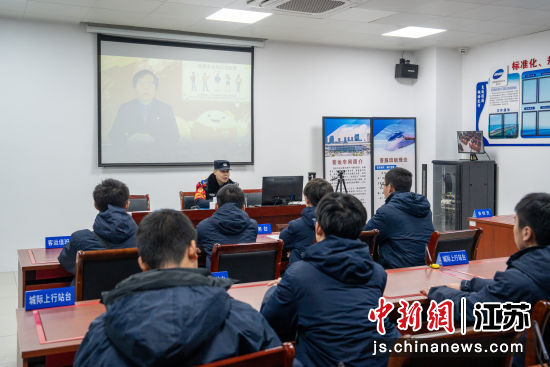 �Ͼ���·��������վ�ɳ����񾯸��ι۵�ѧ��������·��ȫ�����Ρ���� ��