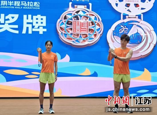 ���½���չʾ����Ȩ ��