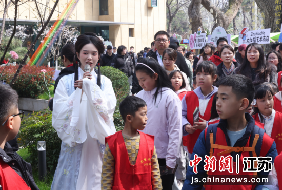 �����ǲμӡ������Ķ�����������Ͼ����ü��� ��ͼ