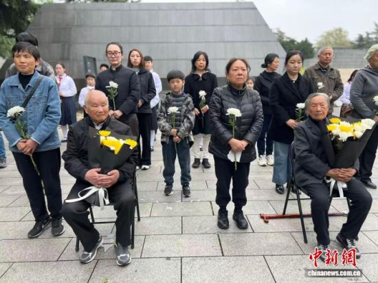 4��3�գ��Ͼ�����ɱ��������������ʽ���ֻ��վ��Ͼ�����ɱ����ͬ������ݾ��У������Ѯ���Ͼ�����ɱ�Ҵ���������(����������)��������(����������)���Ҵ��ߺ��ˡ������������Ȳμ���ʽ����������� ����ӱ ��