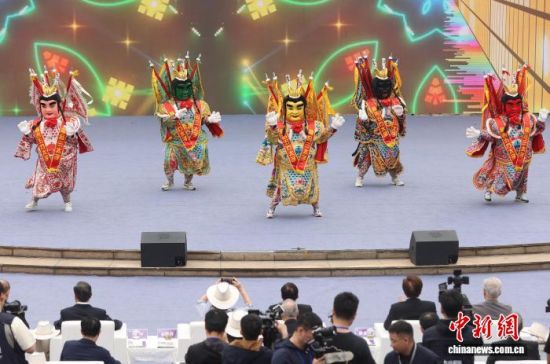 4��16�գ���2026���ա��Ͼ�̨���ܡ���Ļʽ�ֳ��ĵ�����̫�ӱ��ݡ������������ �� ��