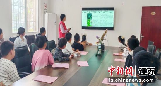 ���ͬ�������˱���Ұ��Ұ�˿���չ��ɢ�����л����ɫ���ڡ������� ��