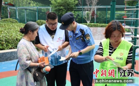 �ǹܶ�Ա����������־Ը������񽲽���ೣʶ���ػ������й����� ��ͼ