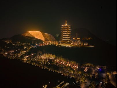 跨年牛首夜。张明 摄