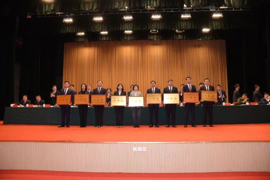 2月19日下午,泗阳县召开高质量发展暨改革创新大会,县委,县政府根据