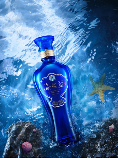 大家纷纷表示,"海之蓝不仅外观精美,口感更是非常绵柔,顺滑,喝起来很