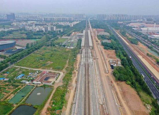 南沿江城际铁路引入江宁站轨道改造工程完工。杨森 摄