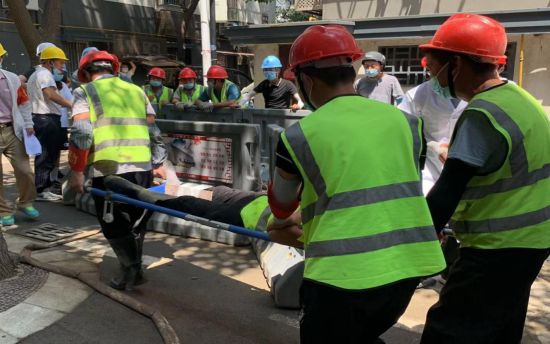 演练过程中,全体人员分工明确、配合默契,各应急小组协同作战、快速反应、科学实施,圆满完成了演练任务。