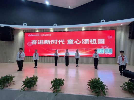 “奋进新时代·童心颂祖国”少年诗朗诵比赛。