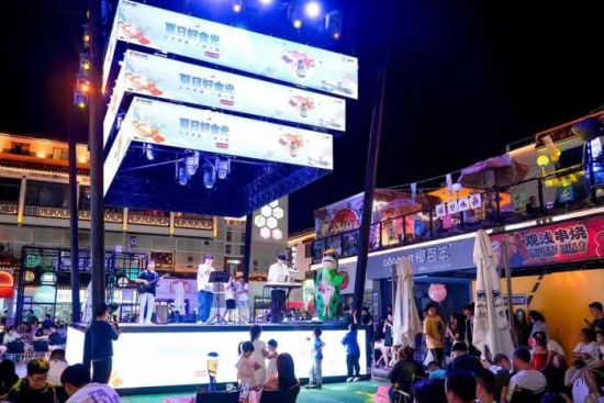 将传统市集与线上玩法相结合,不仅促进了江苏本地餐饮消费,传播江苏餐饮美食文化,也激活了当下很多商家的商业潜能。