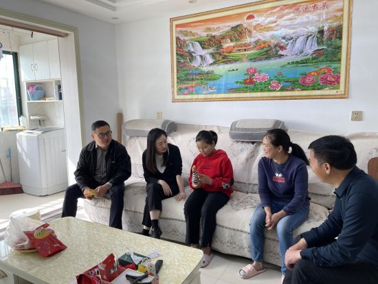志愿者在活动中体现的奉献、友爱、互助、进步的志愿服务精神,彰显了华泰证券以证券行业核心文化理念、证券行业文化建设十要素为指引积极参与社会公益事业的理念。