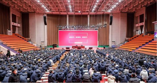 12月24日至25日,泰州市姜堰区图书馆“三水讲坛·名家讲座进校园”系列阅读推广活动走进江苏省姜堰中学、蒋垛中学。